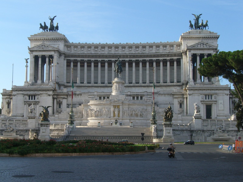 Plazza Venezia 2 Rome.JPG